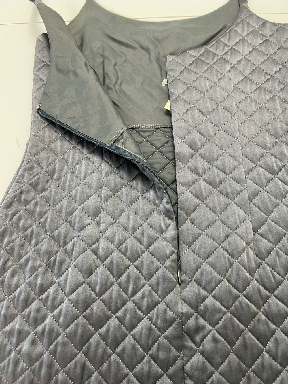 Elizabeth Wayman New York Gray Silk Quilted Sundress - Picture 16 of 16